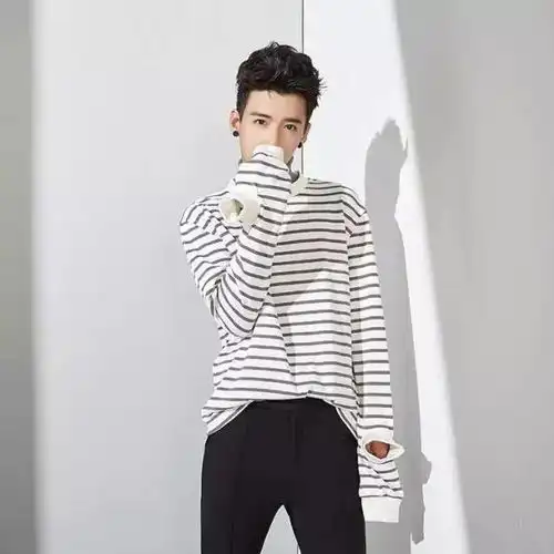 logo纯色人像tee都腻了你需要一件条纹衫