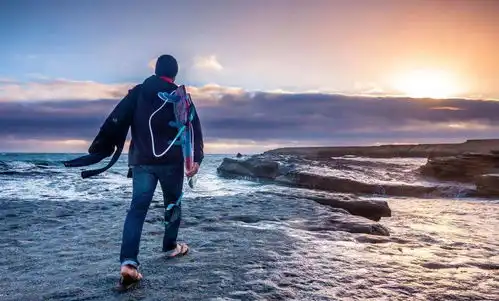 那个表面爱你,心里却不爱你的男人,会对你3种不同的态度
