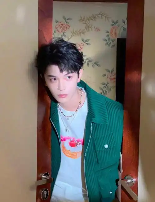 丁禹兮这么多套春季穿搭,真的好适合普通男生颜值爆改啊