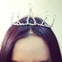 戴皇冠的女微信头像