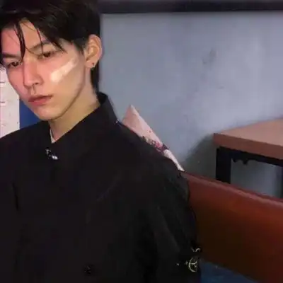 男生专用霸气头像泪水并不能代表是伤心的