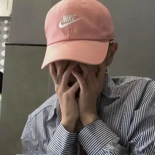 高冷男生头像真人全身