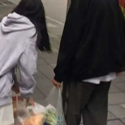 2022最新小众不露脸情头头像