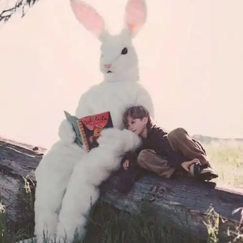 有哪些有粉红元素或像素风且适合男生用的头像的