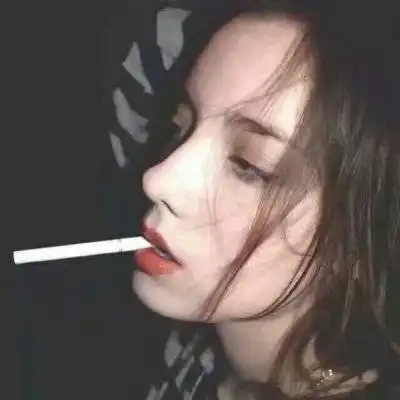 社会头像女生霸气吸烟高冷范女生头像图片大全