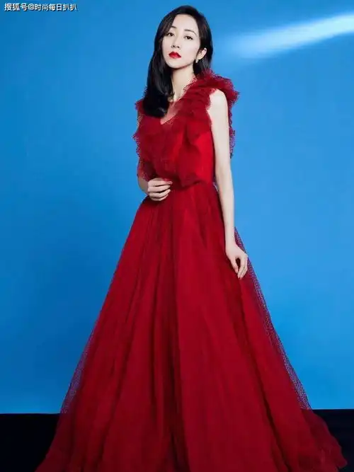 9位当红女星春节红装亮相,娇艳如花,每一位都有不同的美