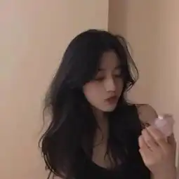 小姐姐头像一杯草莓牛奶的甜度约等于十,你等于十杯草莓牛奶