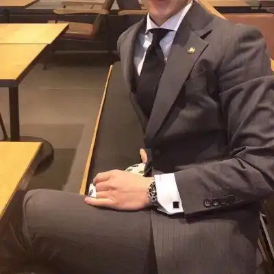 西装男生头像动漫系列最