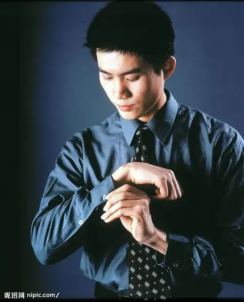 头像男狼系郭柯彤