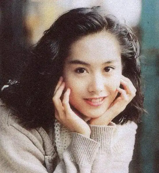 她这张脸的美貌,真的没有尴尬期