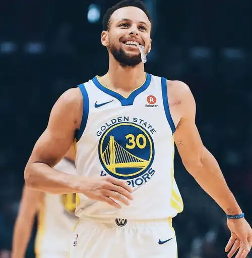 奥胖,邓肯,科比,库里,詹姆斯,谁是nba新世纪后第一人蒂姆邓肯勒布朗詹姆斯斯蒂芬库里科比布莱恩特詹姆斯塞文子爵网易订阅