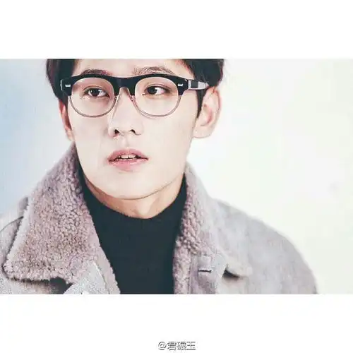 多图对斯文干净而且戴眼镜的男孩子毫无抵抗力