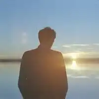 qq头像伤感背影男生