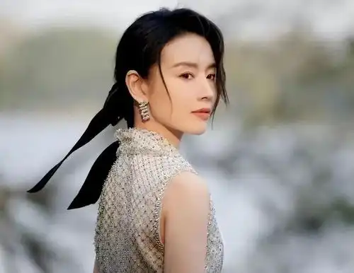 潘粤明董洁再进一步疑似合体为儿子庆生,离婚12年有望复合