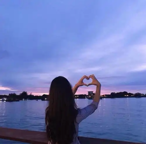 日子总是有意思的,了无生趣的是打不起精神的你