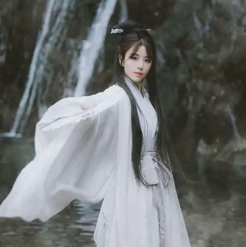 爽文绝品废柴狂妃异世重生,废柴逆袭,不容错过的修仙文