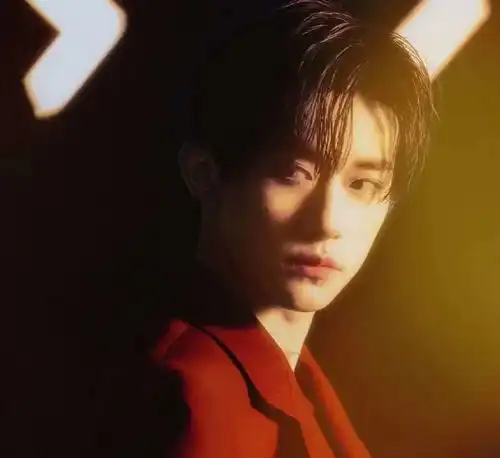 易烊千玺女友视角头像