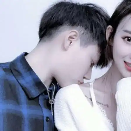 高清情侣头像真人一男一女,优质高颜值的情侣头