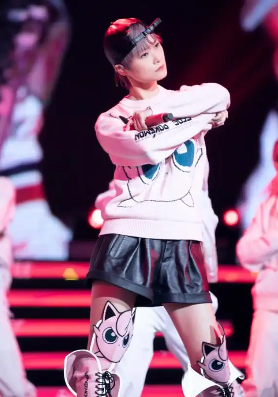 论安全裤就服李宇春,比裤子还长,遮肉还显腿长