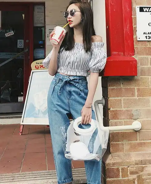 一字肩的魅力只有穿过的人才会懂,夏季清爽优雅一蹴而就