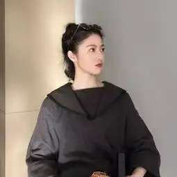 头像禁欲系高级感中年人