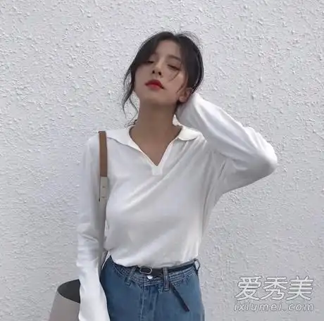 刚过秋天,它看起来又黑又黄这句话是口红罐