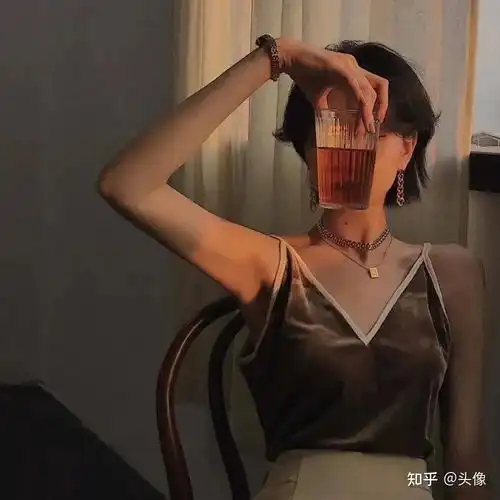 禁欲系头像真人女部位女