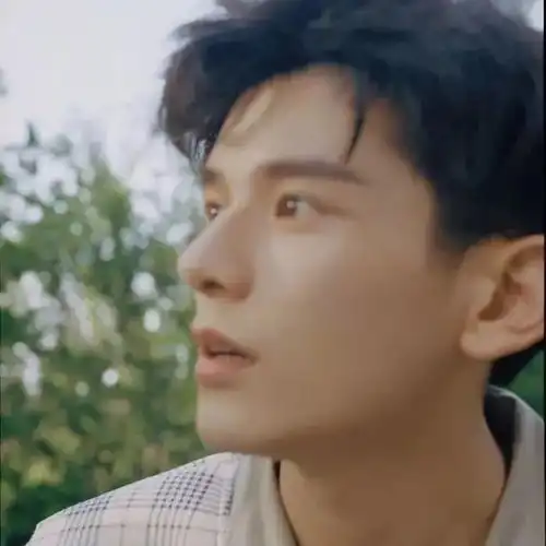 杂系头像无意的偏袒让我记好久