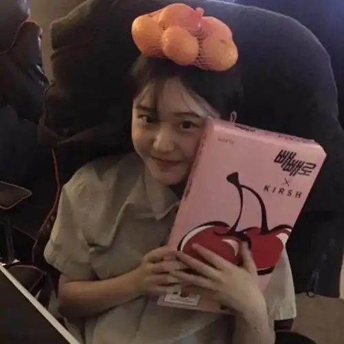 ins治愈系头像男背景