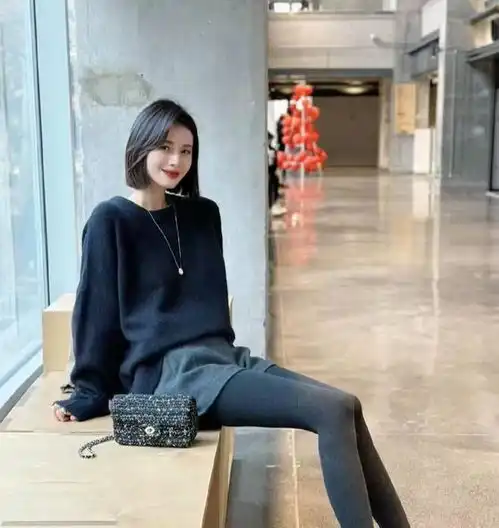 春天流行的女款毛衣,就选这5个颜色,显白显年轻,黄黑皮放心买