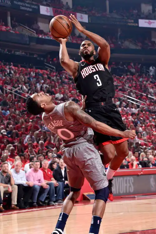 哈登保罗一人一场,打蒙三小狼