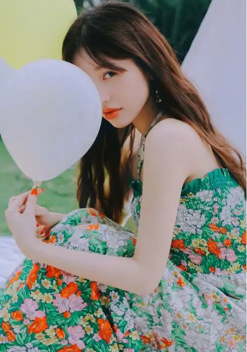 女儿们的恋爱中金莎的状态挺有韵味的,看着很惹眼,还挺耐看