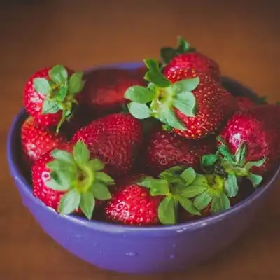 草莓微信头像高清图片,酸甜诱人的草莓我最爱吃了