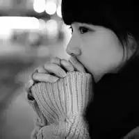 纯白女生头像跑向远方纯白头像