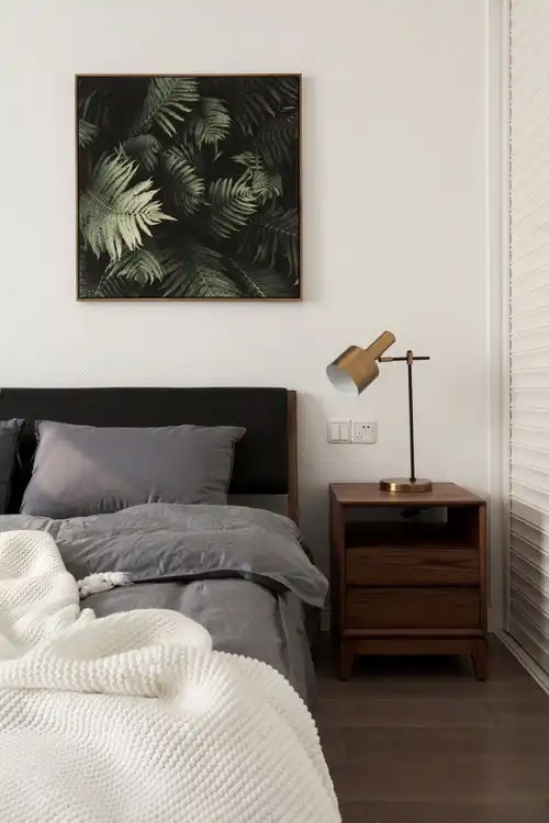 110平北欧风二居室简约和生趣,大片的白色给人熟悉的清新干净