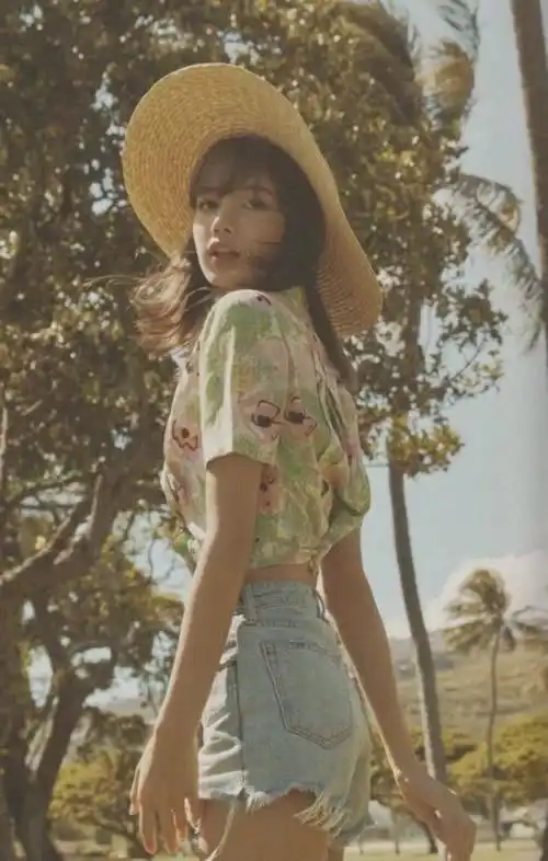 终于懂了lisa为啥总是化浓妆,看清她淡妆的模样后,女生秒懂