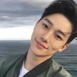 阳光成熟帅气男生头像各取所需的我们拿什么换白头到老