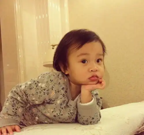 甜馨与王诗龄卧室装扮,穿着打扮,富二代和星二代差距一目了然