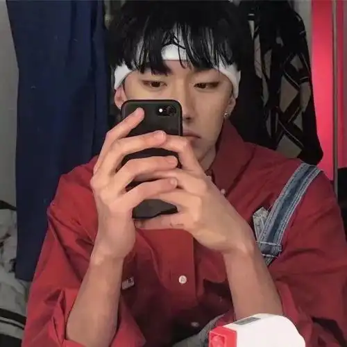 ins红色系超暖男生头像