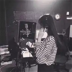 高冷系情侣头像背影