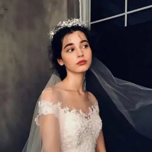 求这个女生头像对应的男生头像