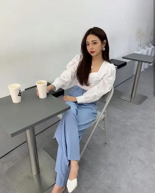 戴安娜偏爱的泡泡袖上衣,总结出8套look,走路带风根本穿不腻