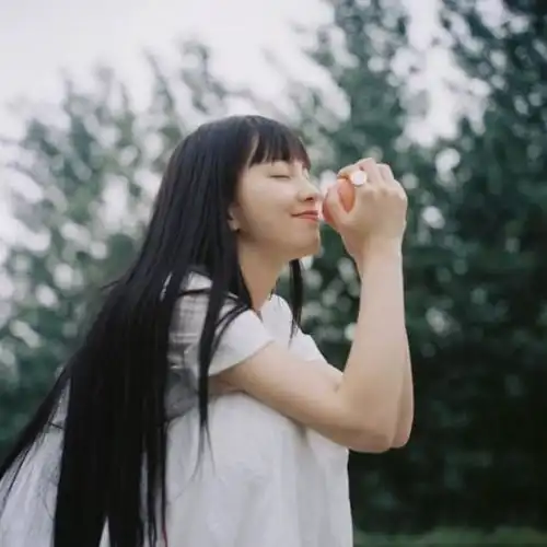 清冷系女生头像不露脸陈