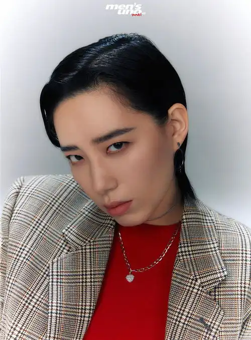 组图李斯丹妮最新时尚大片曝光黑衣湿发金属感造型酷飒十足