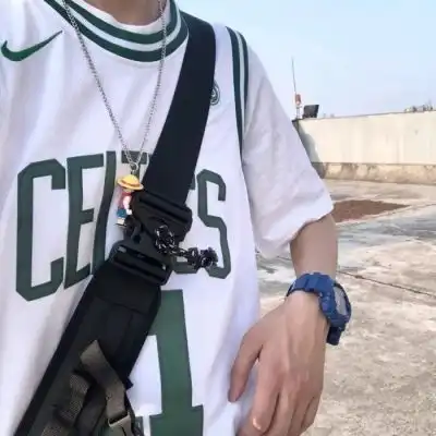 男生不露脸有点微丧的部位头像微丧不露脸的高清男头像