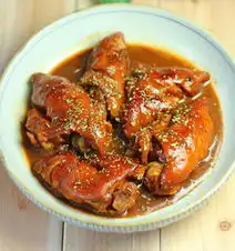 广州新东方烹饪学校红烧猪蹄每日一菜,新东方烹饪学校,广州新东方烹饪学校,新东方厨师学校,厨师培训,烹饪培训,中国粤菜培训基地