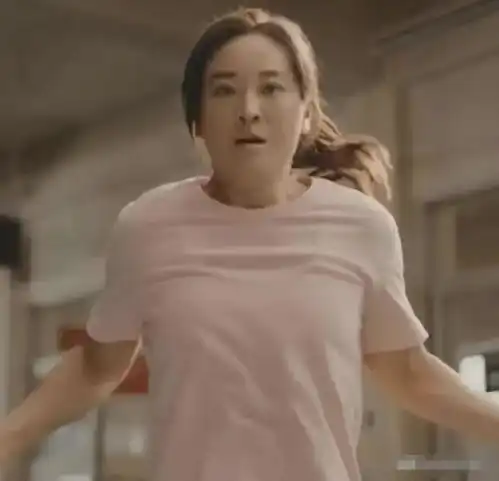 著名导演炮轰贾玲你的电影有30亿票房,为什么不捐出一半做慈善