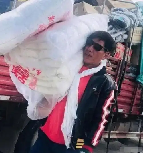 出道即巅峰曾被朝阳群众举报被捕退圈,如今却混得风生水起