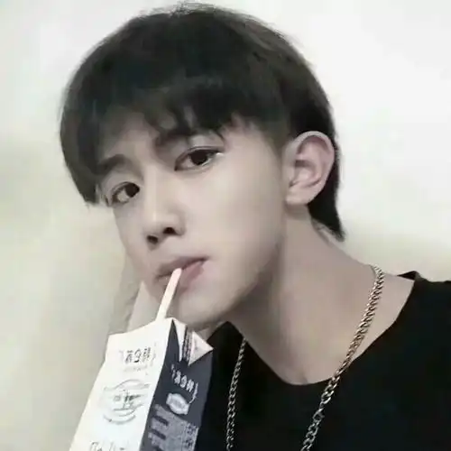 超拽男生霸气冷酷头像图片,甘愿给你所有温暖