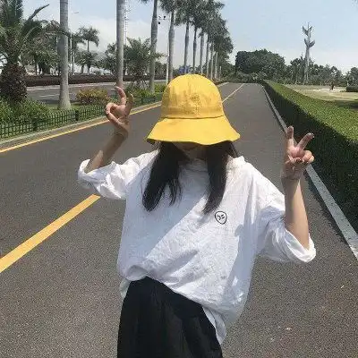 女生真人头像挡脸高冷